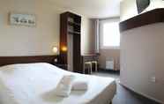 Bedroom 6 Wink Hotel Juvisy