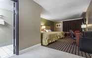 Bedroom 2 Super 8 by Wyndham Battleboro/Rocky Mount