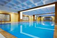 Swimming Pool Hawthorn Suites by Wyndham Cerkezkoy