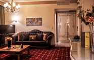 Lobi 5 Kouros Hotel