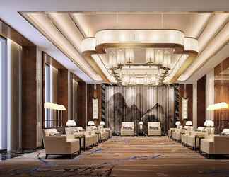 Lobby 2 Grand Skylight International Hotel