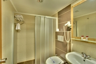 In-room Bathroom Hotel Antroyal