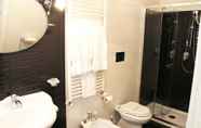 Toilet Kamar 7 B&B Grace L'Aquila