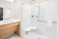 In-room Bathroom Microtel Inn & Suites by Wyndham Ocean City