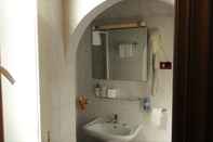 In-room Bathroom Hotel Altavilla Dieci