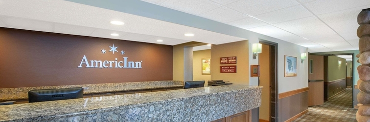 Lobi AmericInn by Wyndham Lincoln North