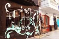 Exterior Art Factory Beer Garden - Hostel