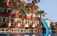 Swimming Pool 4 Semoris Hotel