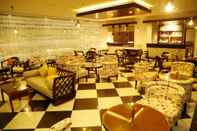 Bar, Cafe and Lounge The Raviz Calicut