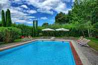 Swimming Pool Villa Fiamma