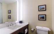 In-room Bathroom 7 Comfort Suites Loveland