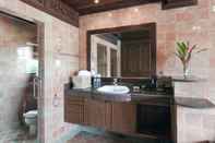 Toilet Kamar Villa H