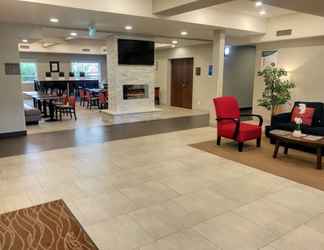 Lobby 2 Comfort Inn & Suites