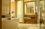 In-room Bathroom 4 Wyndham Jingzhou