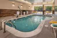 Kolam Renang Fairfield Inn & Suites by Marriott Richmond Ashland