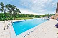 Swimming Pool Residence Inn by Marriott Austin Southwest