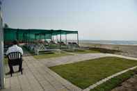 Swimming Pool Majestic Beach Comforts