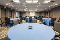 Functional Hall SpringHill Suites by Marriott Fishkill