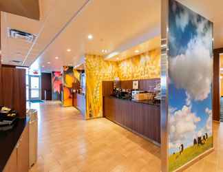 Lobby 2 Fairfield Inn & Suites by Marriott Sidney