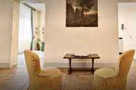 Lobi Palazzo Mantua Benavides Suites and Apartments