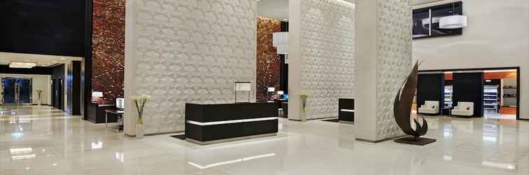 Lobi Hyatt Place Dubai Al Rigga Residences