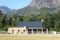 Exterior Saddlebrook Cottage