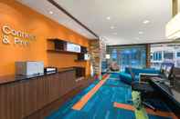 Lobi Fairfield Inn and Suites by Marriott Belle Vernon