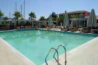 Swimming Pool Ianos Hotel