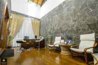 Lobby Serenus Boutique Villa