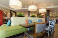 Lobby Home2 Suites by Hilton Portland