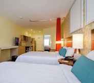Bedroom 7 Home2 Suites by Hilton Portland