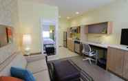 Common Space 6 Home2 Suites by Hilton Portland