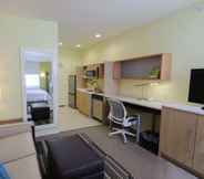 Common Space 6 Home2 Suites by Hilton Portland