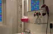 In-room Bathroom 4 Alloggi Marin