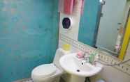 Toilet Kamar 7 Dream Inn Seoul Guesthouse