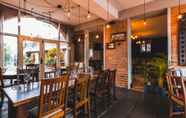 ร้านอาหาร 7 The Dog and Doublet Inn