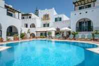 Swimming Pool Spiros Hotel
