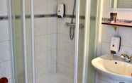 In-room Bathroom 5 Guesthouse Hamar