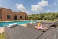 Swimming Pool Riad Oussari