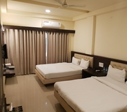 Bedroom 6 Hotel Mittal Avenue & Paradise