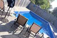 Swimming Pool Iron Kettle Bed and Breakfast