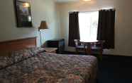 Bedroom 7 Beaverton Budget Inn