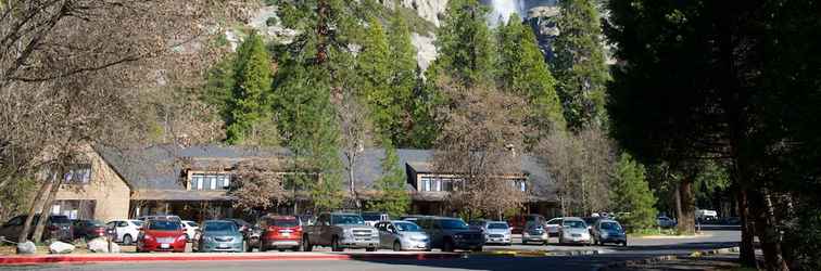 Exterior Yosemite Valley Lodge