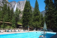 สระว่ายน้ำ Yosemite Valley Lodge