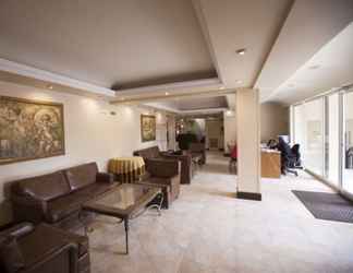 Lobi 2 Hotel El Camino Inn & Suites