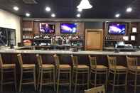 Bar, Kafe, dan Lounge Cascades Mountain Resort, Ascend Hotel Collection