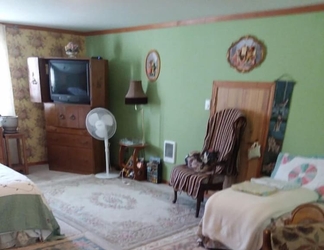 Bedroom 2 Scott Creek Farm