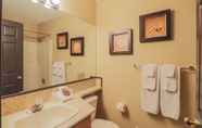 In-room Bathroom 7 Pacific Shores Resort & Spa