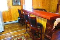 Quầy bar, cafe và phòng lounge Chinook Winds Lodge