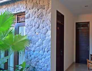 Lobby 2 Yulia 2 Homestay Sanur Guesthouse